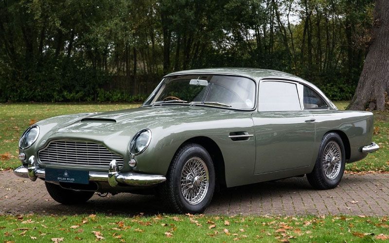10 vintage sportscars post img DB4